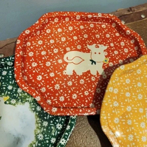 Vintage Farmhouse Country Tin Trays - Picture 3 of 4